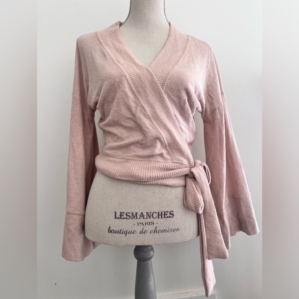 Free people beach wrap shirt sz small softest light beach sweater